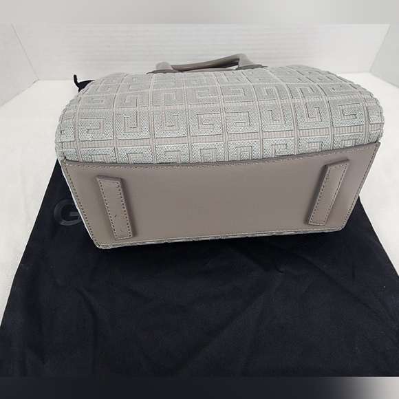 Givenchy handbag - Picture 7 of 17